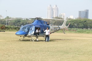 Tiger Shroff And Disha Patani Arrive In Chopper At Mahalaxmi Racecourse