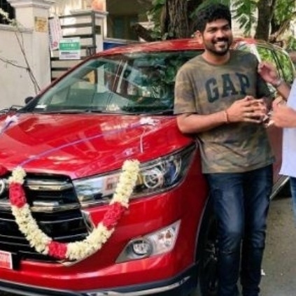 Suriya gifts a car to Vignesh Shivn for tsk tamil cinema news