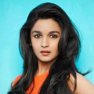 Alia Bhatt takes a break to sharpen her skills!