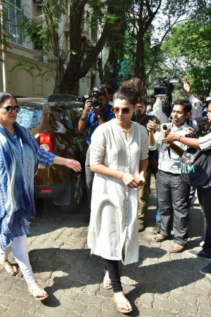 Sridevi's final journey - funeral