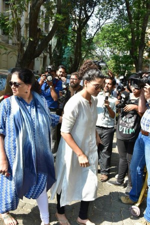 Sridevi's final journey - funeral