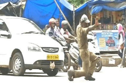 This Cop Has A Quirky Way To Manage Traffic On Roads; Here's How