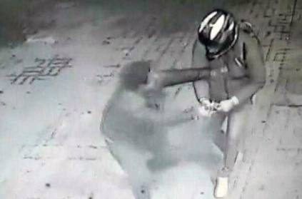 student handles thief with the gun in petrol bunk goes viral