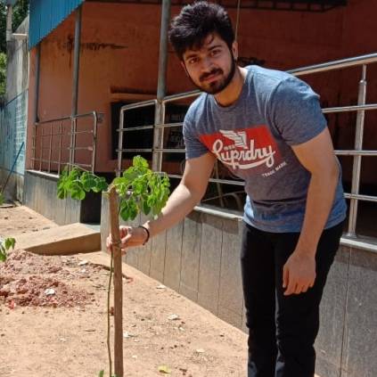 Actor Vivekh inspires Harish Kalyan to plant trees on his birthday