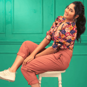 Bigg Boss 3 Losliya’s first ever photoshoot pictures are going viral