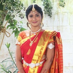 Bigg Boss Julie plays a cameo in this Tamil film