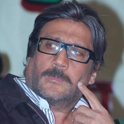Jackie Shroff regulates traffic on the roads in Lucknow