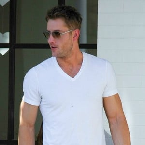 Justin Hartley reveals a fan sexually harassed him
