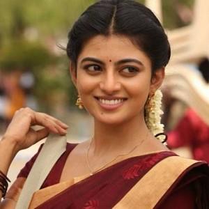 Kayal Anandhi is the wild card entry in BIgg boss? clarification