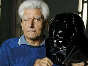 RIP Star Wars fame actor passes away - Condolences pour in RIP Darth Vader David Prowse