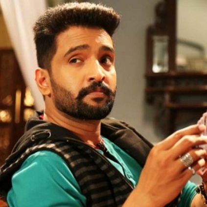 Santhanam to do Dhillukku Dhuddu 2 with Rambhala