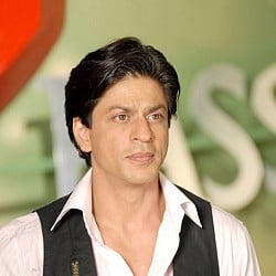 Shah Rukh Khan issued a notice of Rs.5.59 Lakhs