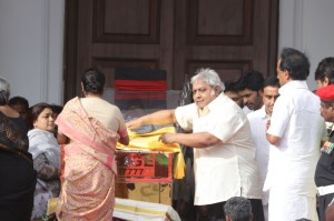 Karunanidhi death: Political leaders and Celebrities pay homage