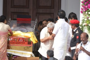 Karunanidhi death: Political leaders and Celebrities pay homage