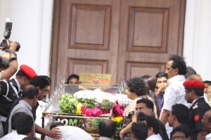 Karunanidhi death: Political leaders and Celebrities pay homage