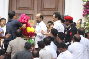 Karunanidhi death: Political leaders and Celebrities pay homage