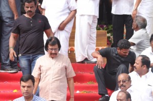 Karunanidhi death: Political leaders and Celebrities pay homage