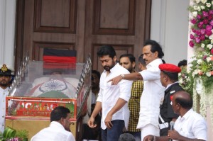 Karunanidhi death: Political leaders and Celebrities pay homage