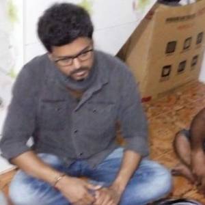 Celebrities praise Vijay for visiting Sterlite protest victims' families