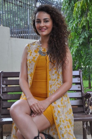 Seerat Kapoor (aka) SeeratKapoor